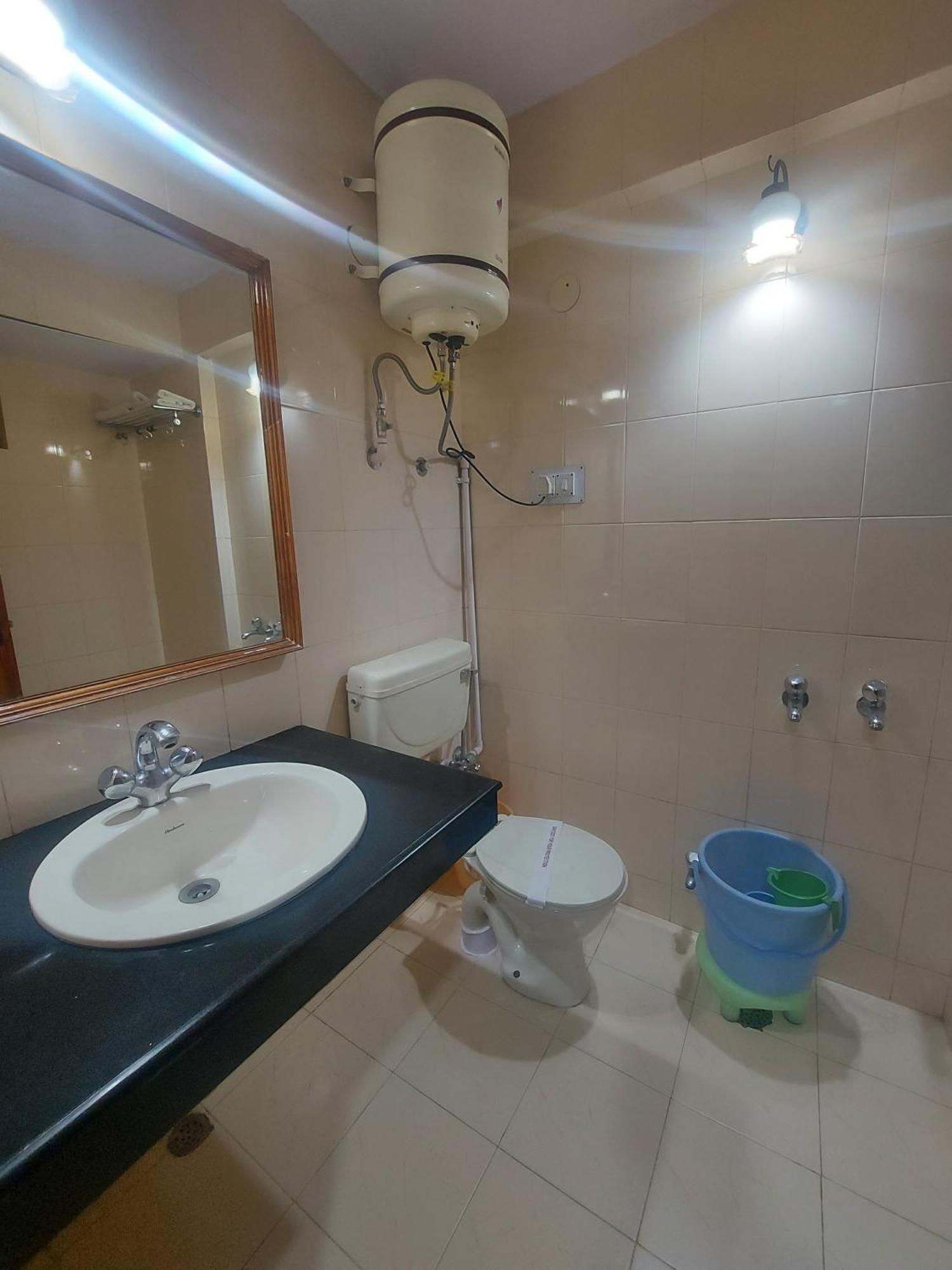 Brightland Hotel Shimla Bagian luar foto