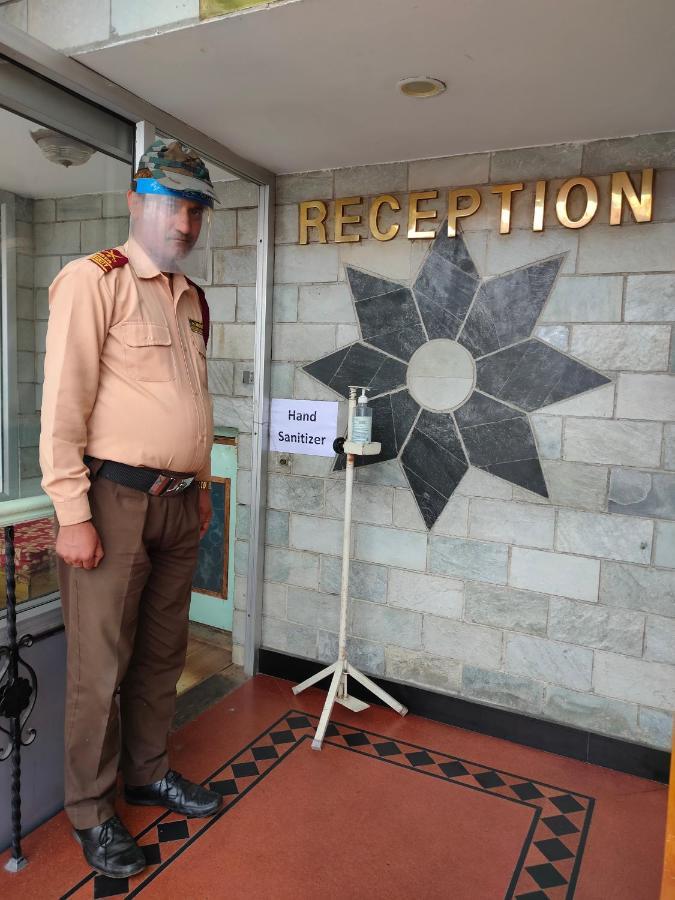 Brightland Hotel Shimla Bagian luar foto