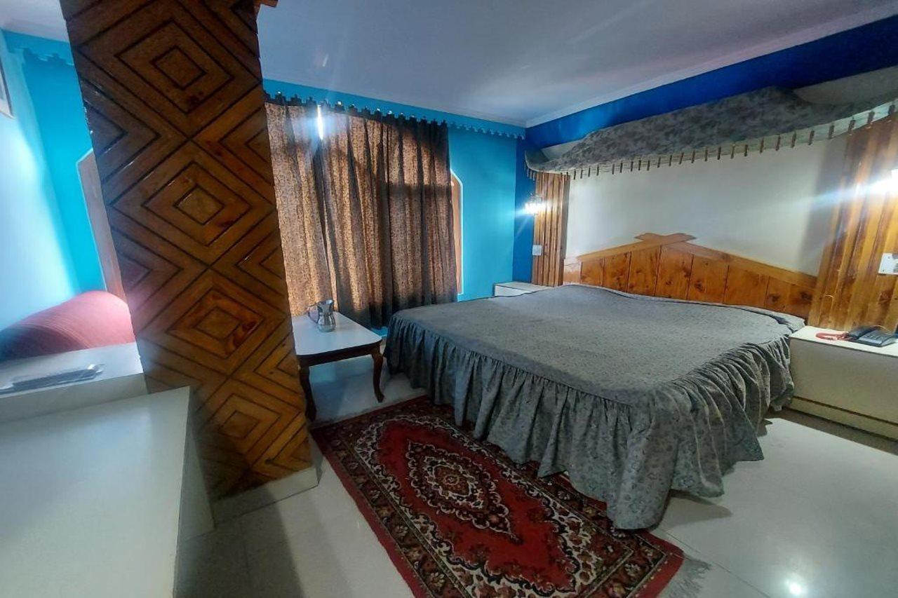 Brightland Hotel Shimla Bagian luar foto